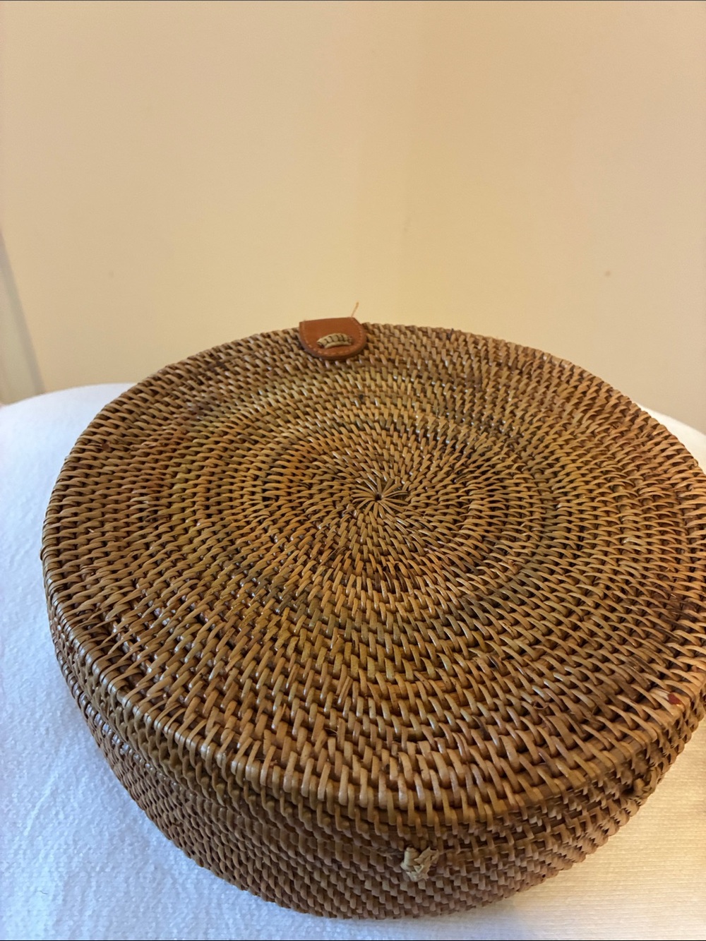 Ameril Round Woven Rattan Crossbody Bag in Natural Brown